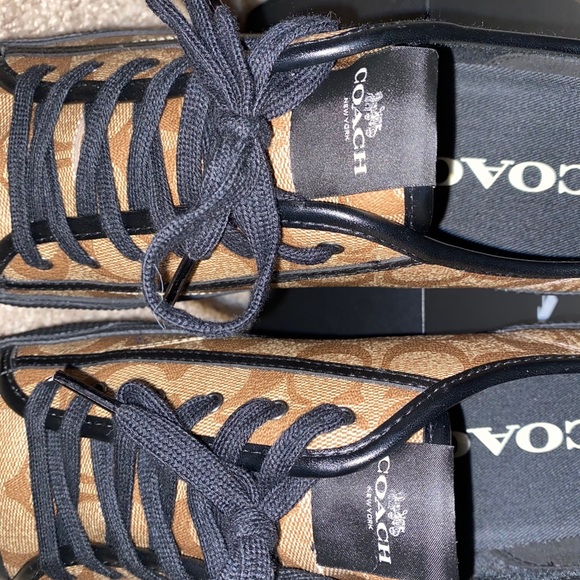 COACH LOW TOP SNEAKER - Picture 9 of 11